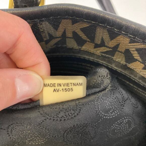 MICHAEL KORS, BLACK AND BROWN SIGNATURE PRINT SHOULDER BAG - Picture 14 of 16